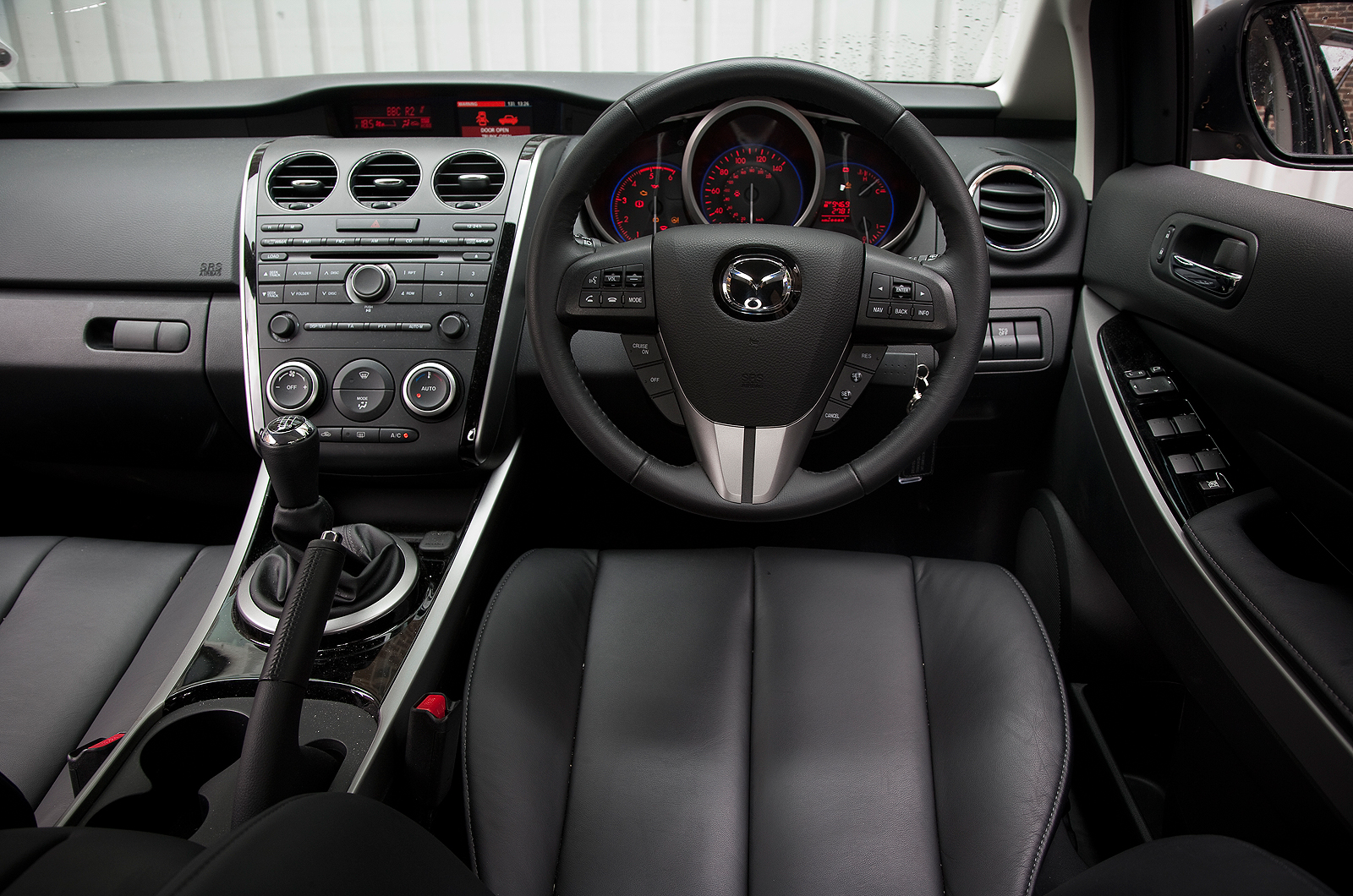 Mazda CX-7 dashboard