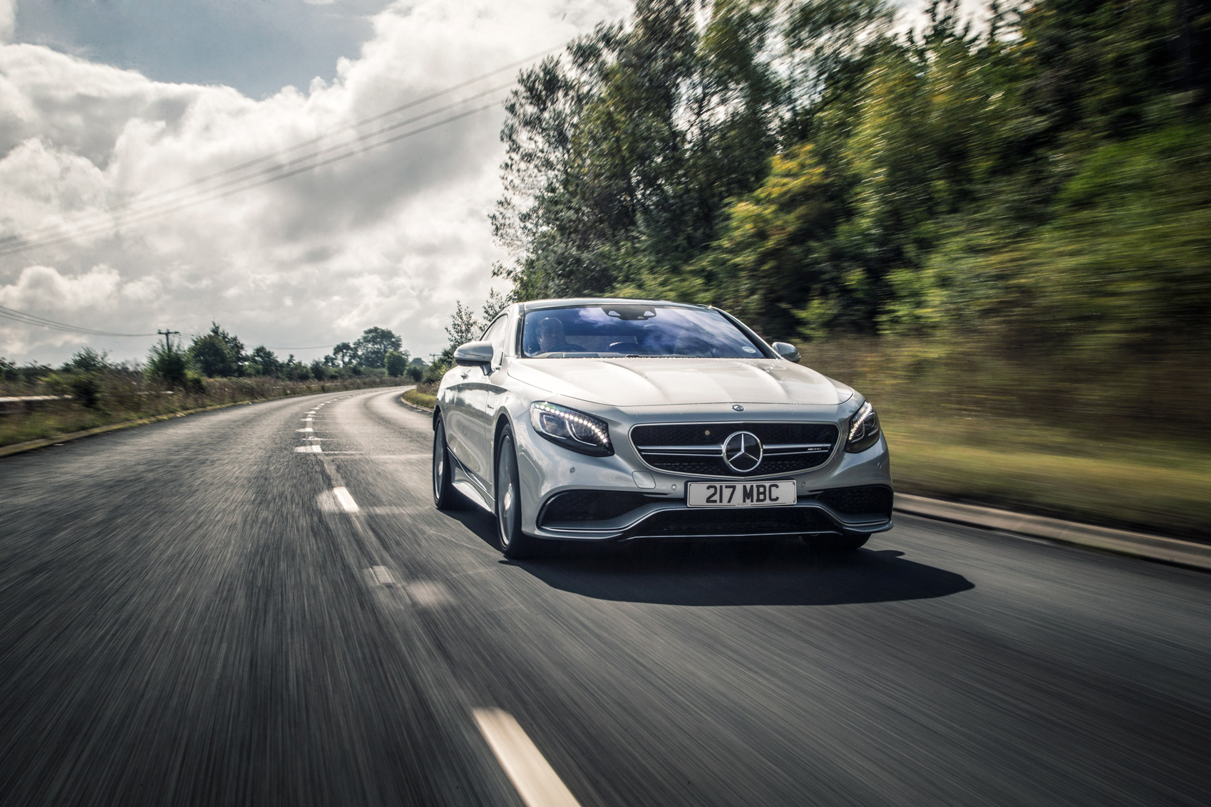 Mercedes-AMG S 63 Coupé cornering