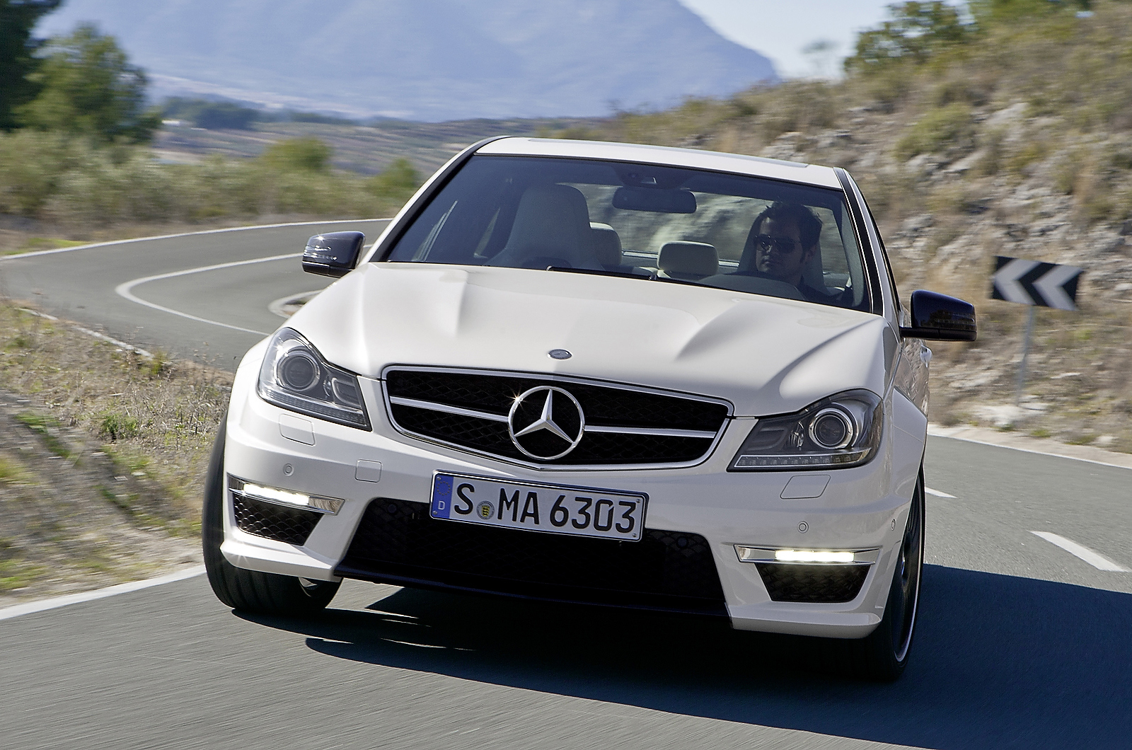 Mercedes-AMG C 63 cornering