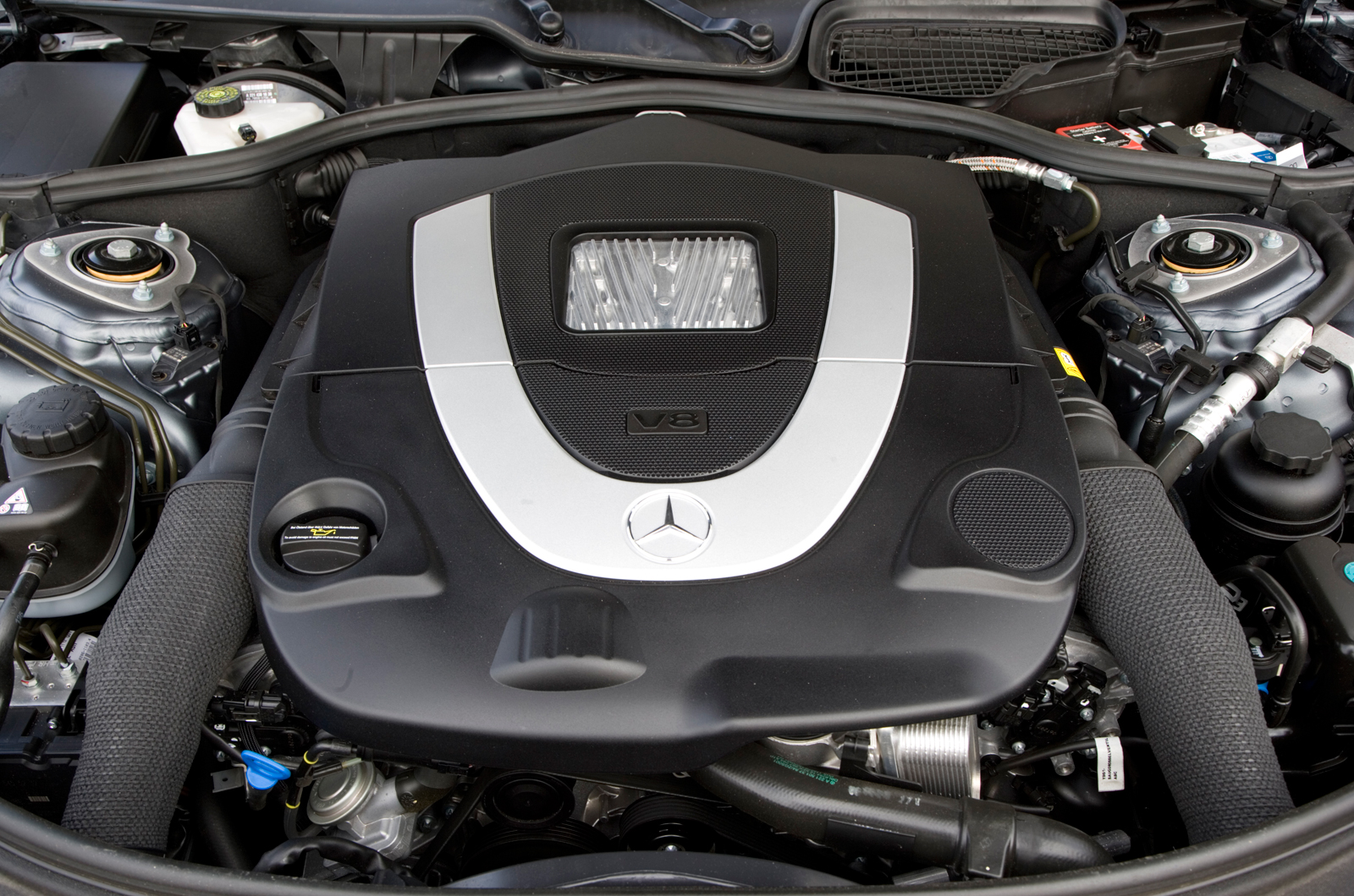 Mercedes-Benz CL 4.7-litre V8 engine 