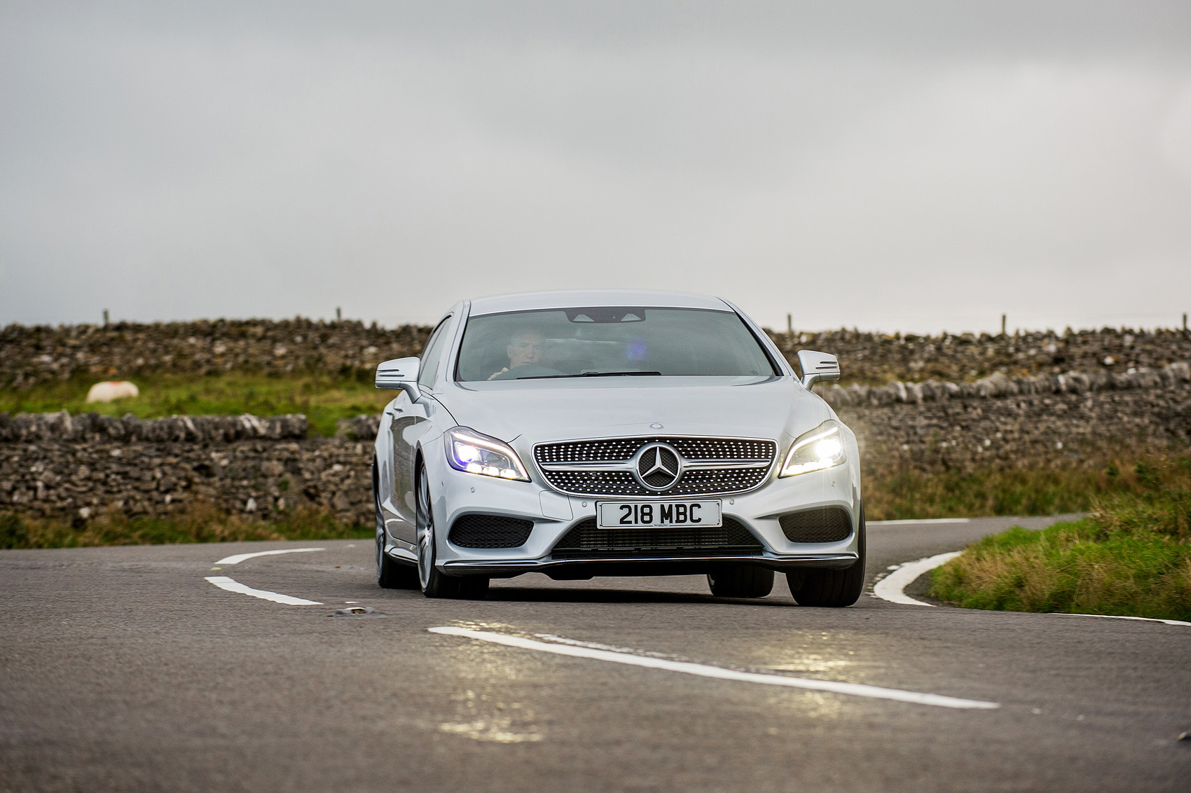 Mercedes-Benz CLS Shooting Brake cornering