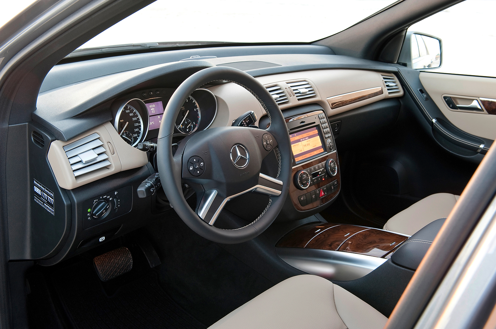 Mercedes-Benz R-Class interior