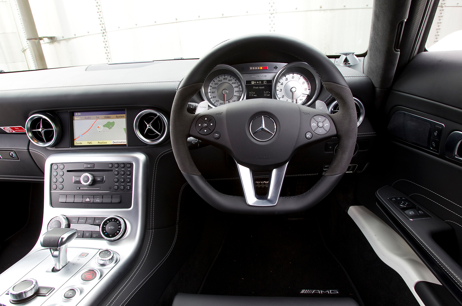 Mercedes-AMG SLS dashboard