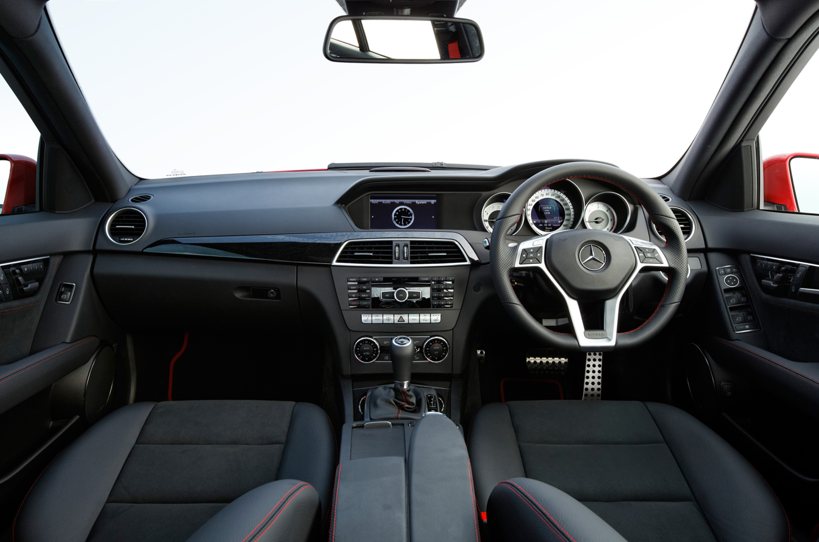 Mercedes Benz C Class 07 14 Interior Autocar