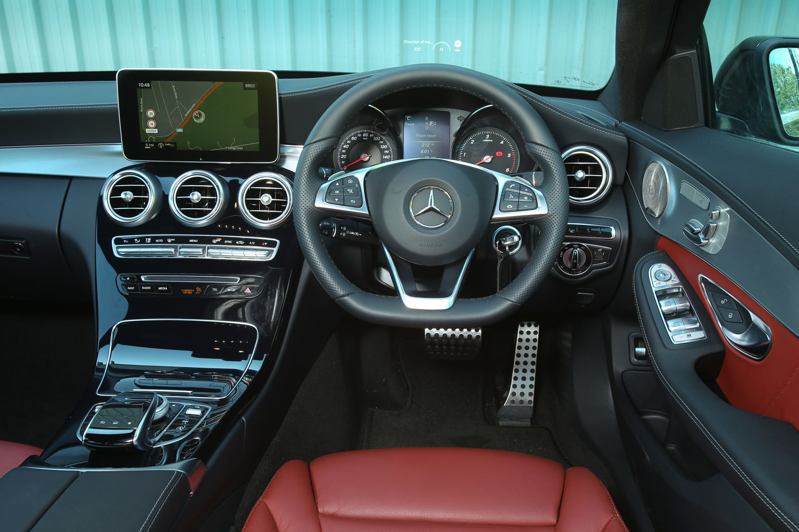 Mercedes-Benz C-Class dashboard