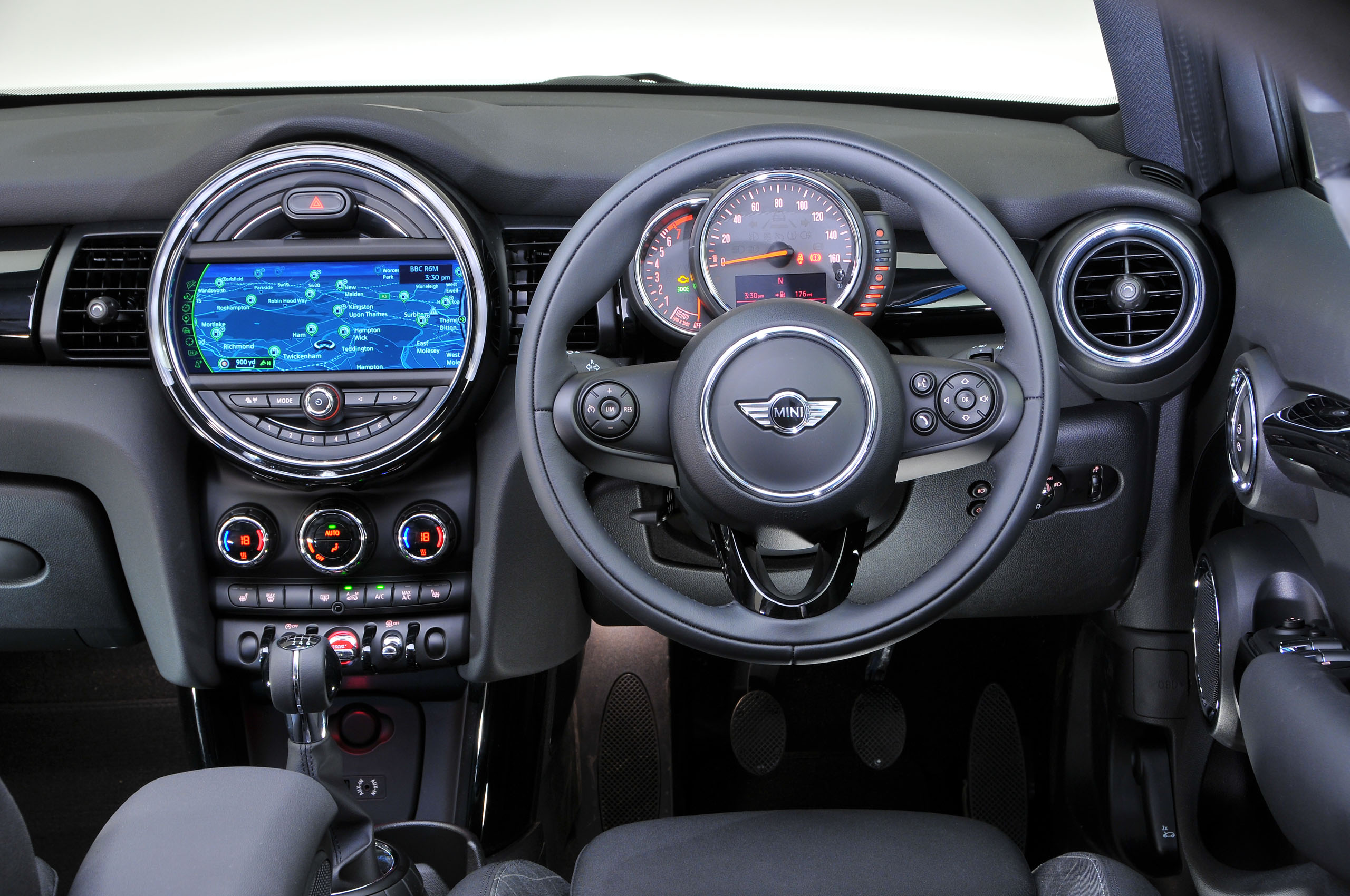 Mini 5 Door Hatch Review 21 Autocar Mini 5 Door Hatch Review 21 Autocar
