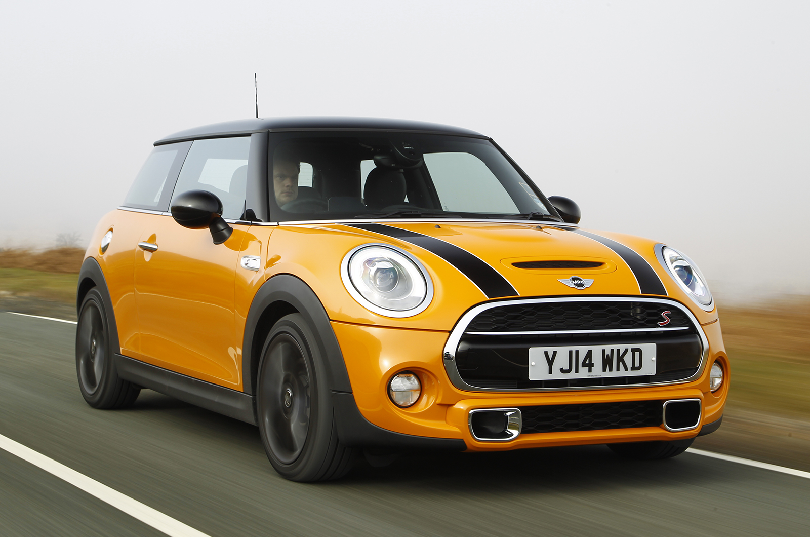 2015 MINI Cooper 5-Door and 3-Door - Side