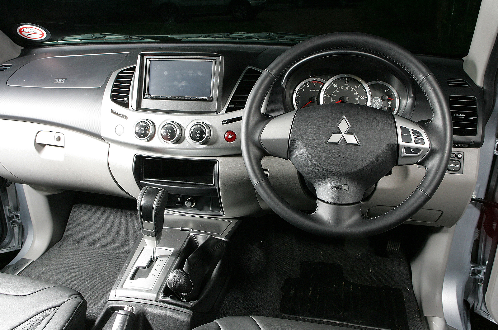 Mitsubishi L200 pickup review (1988-2006)