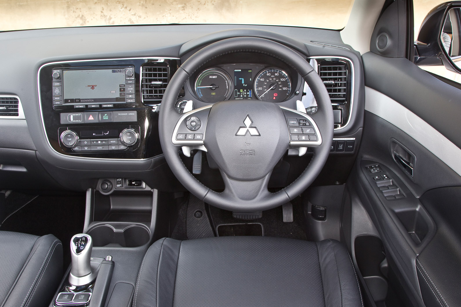 Mitsubishi Outlander PHEV interior