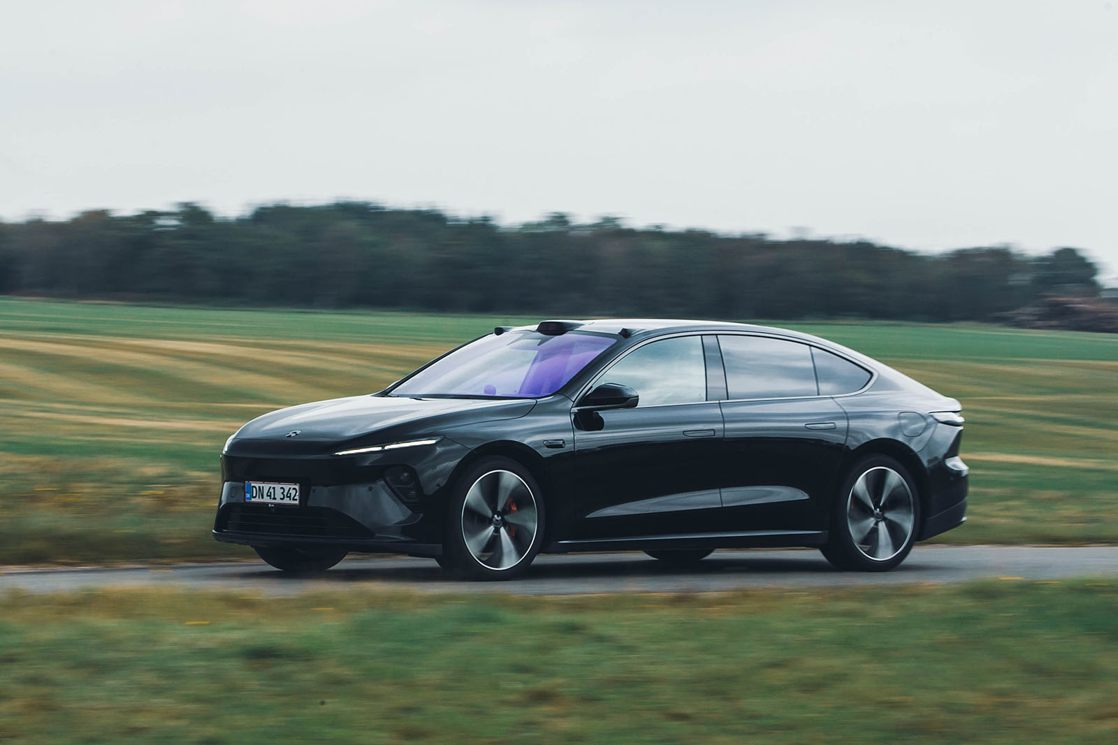 nio et7 review 2023 012 panning