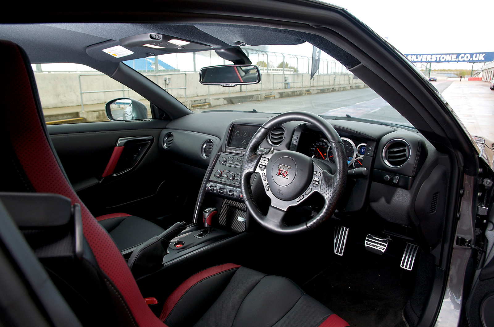 Nissan GT-R interior