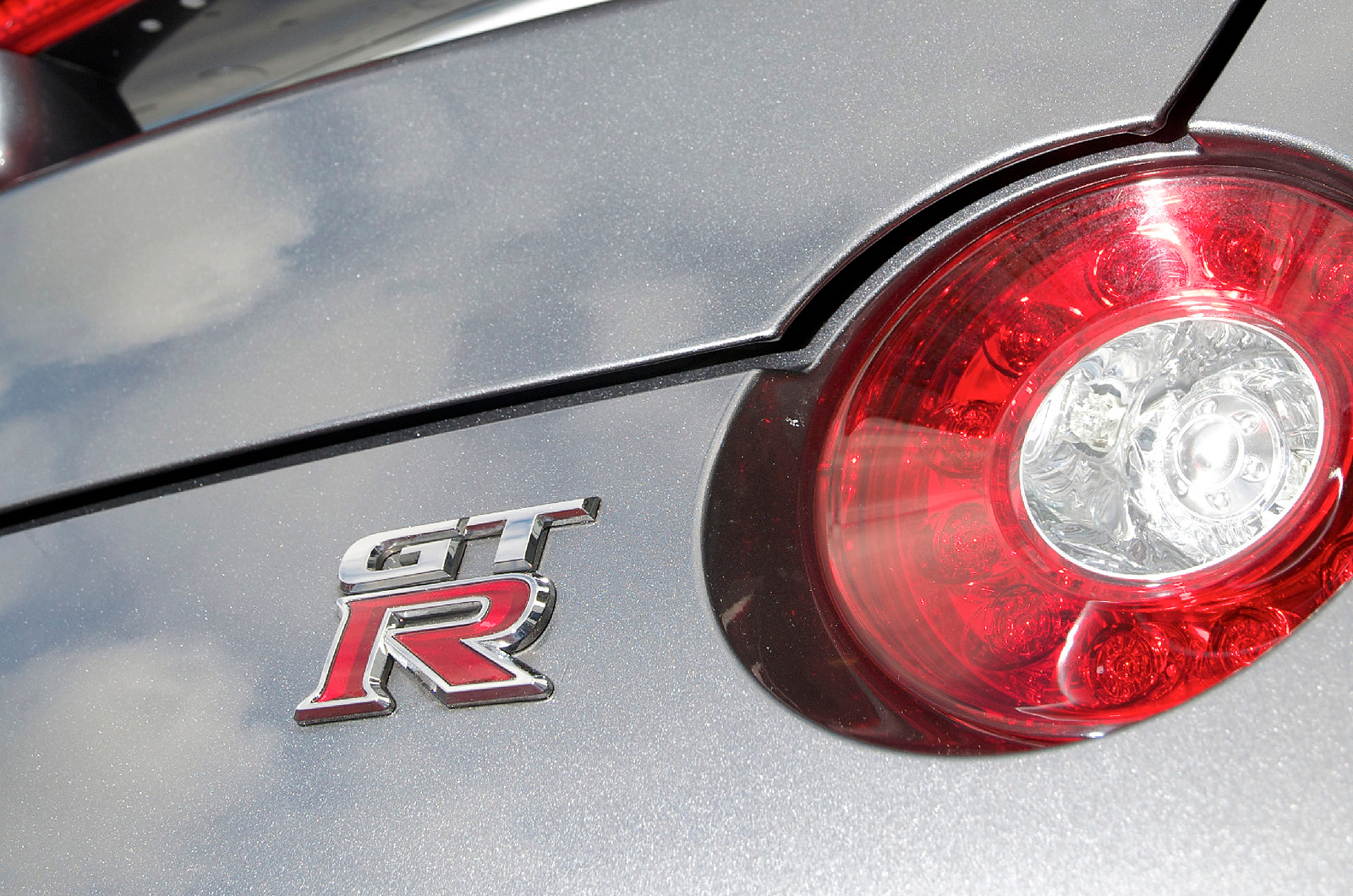 Nissan GT-R badging