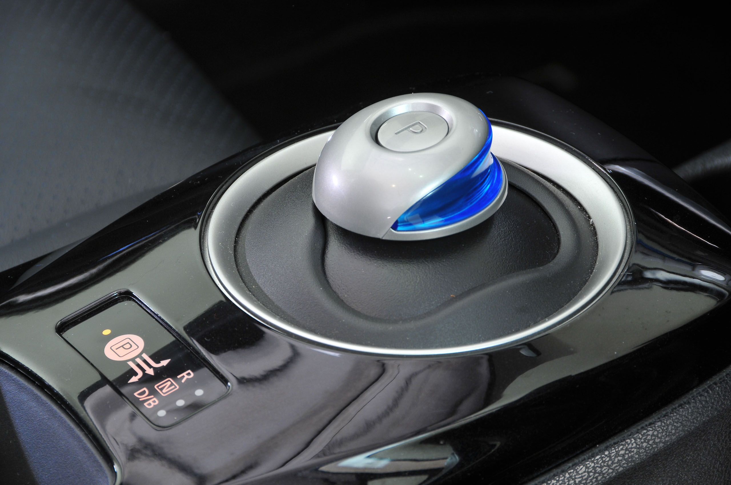 Nissan leaf automatic hotsell