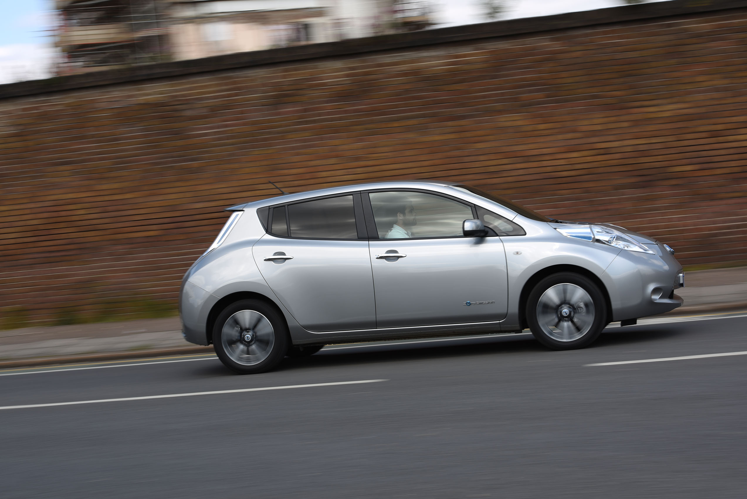 Nissan Leaf side profile