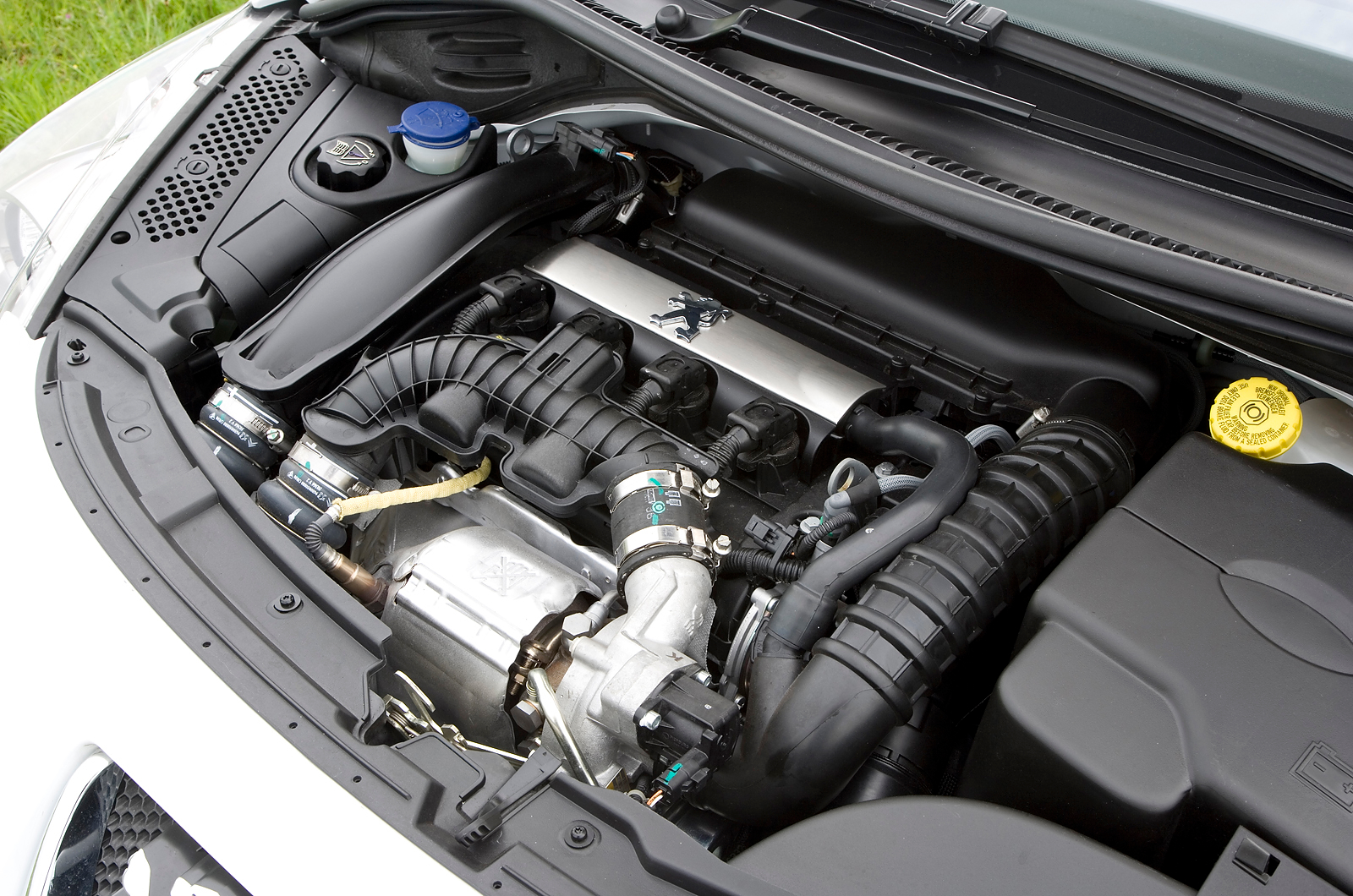 1.6-litre Peugeot 207 petrol engine