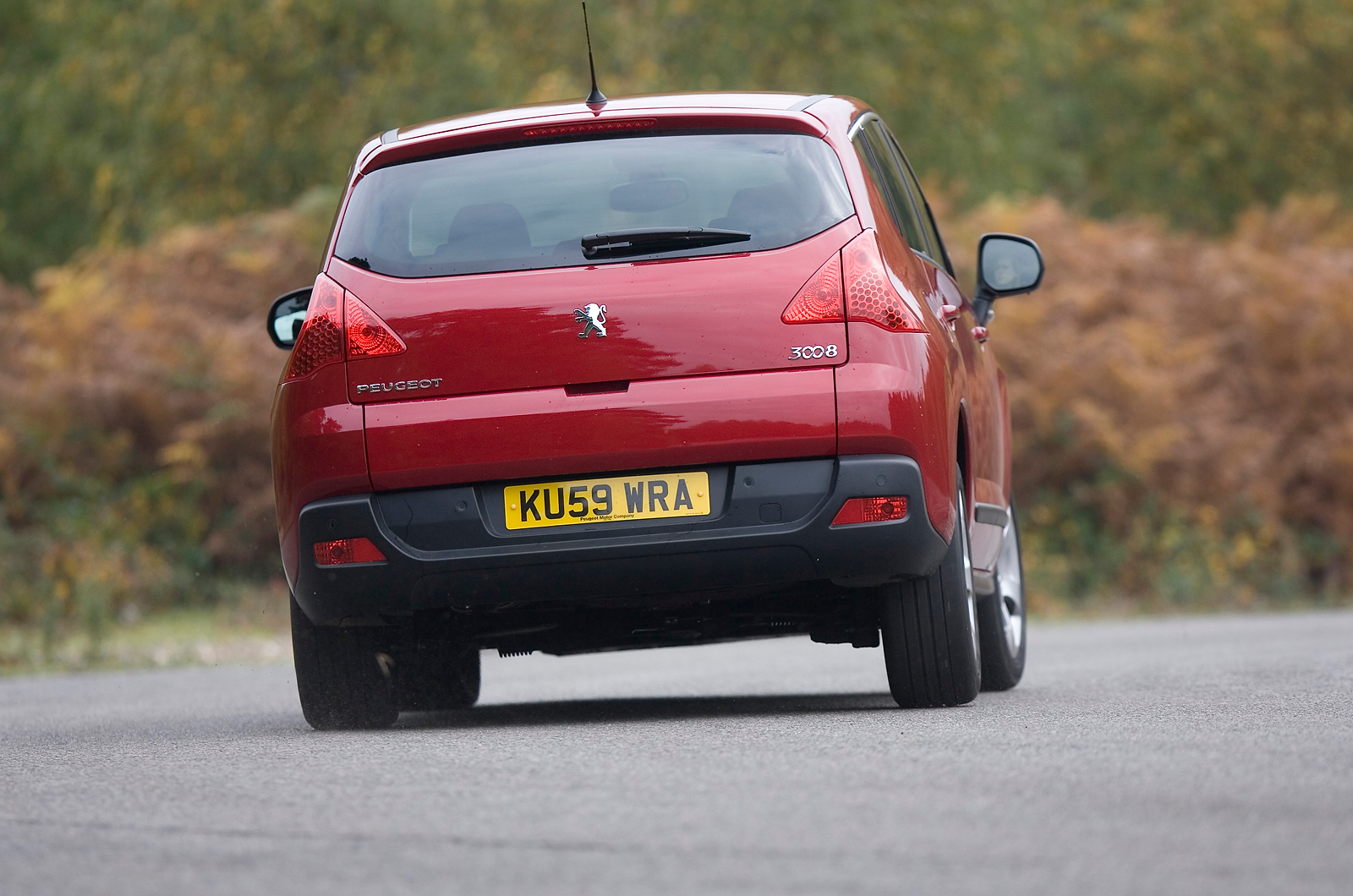 Peugeot 3008 rear cornering