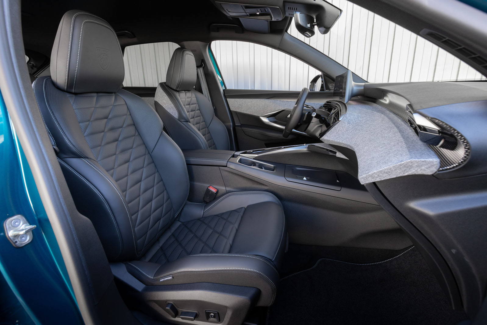 peugeot 3008 review 2024 12 front seats