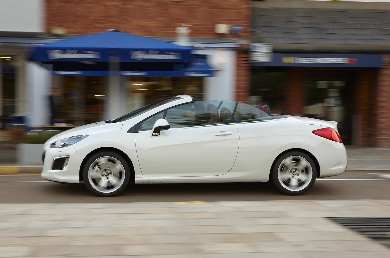 Peugeot 308 CC roof down