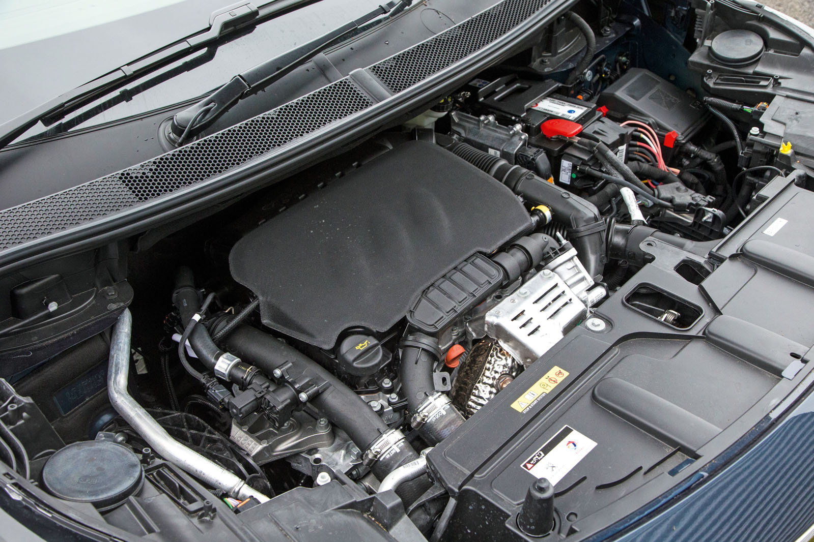 2.0-litre HDi Peugeot 5008 engine