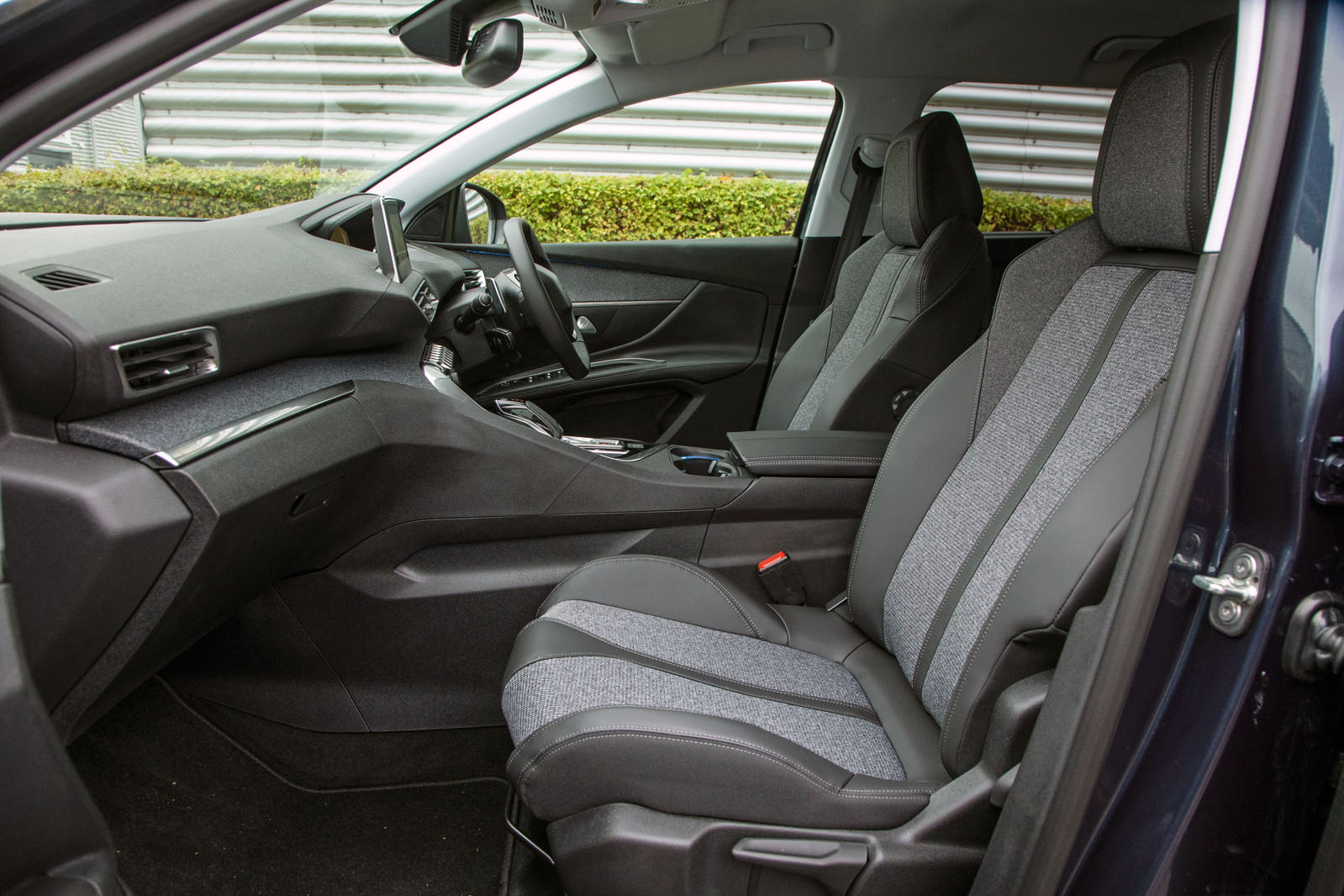 Peugeot 5008 interior