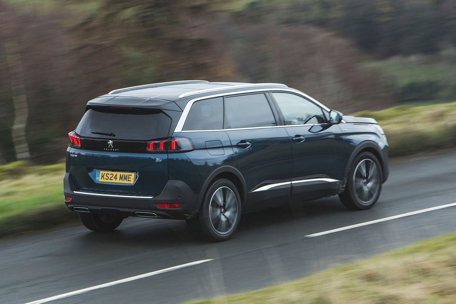 Peugeot 5008 Hybrid review 2024 17 rear panning