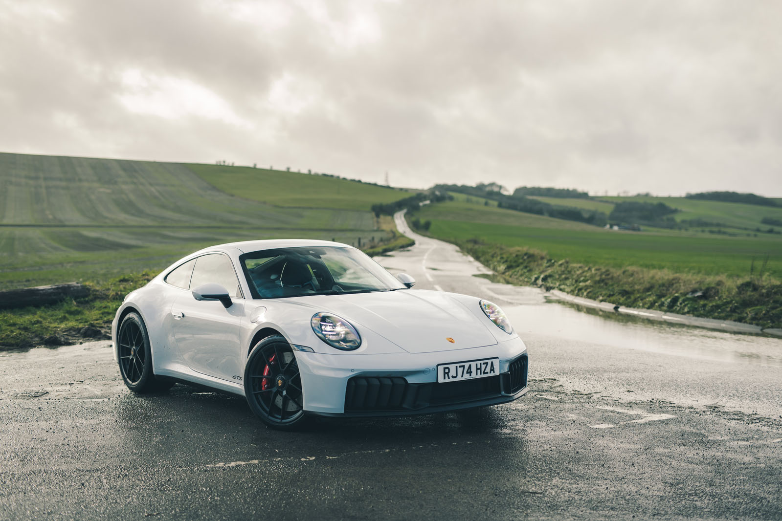 porsche 911 gts 992.2 2025 static 2 porsche 911 gts 992.2 2025 static 2