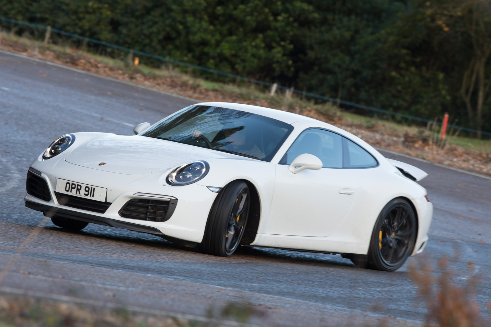 Porsche 911 Carrera drifting