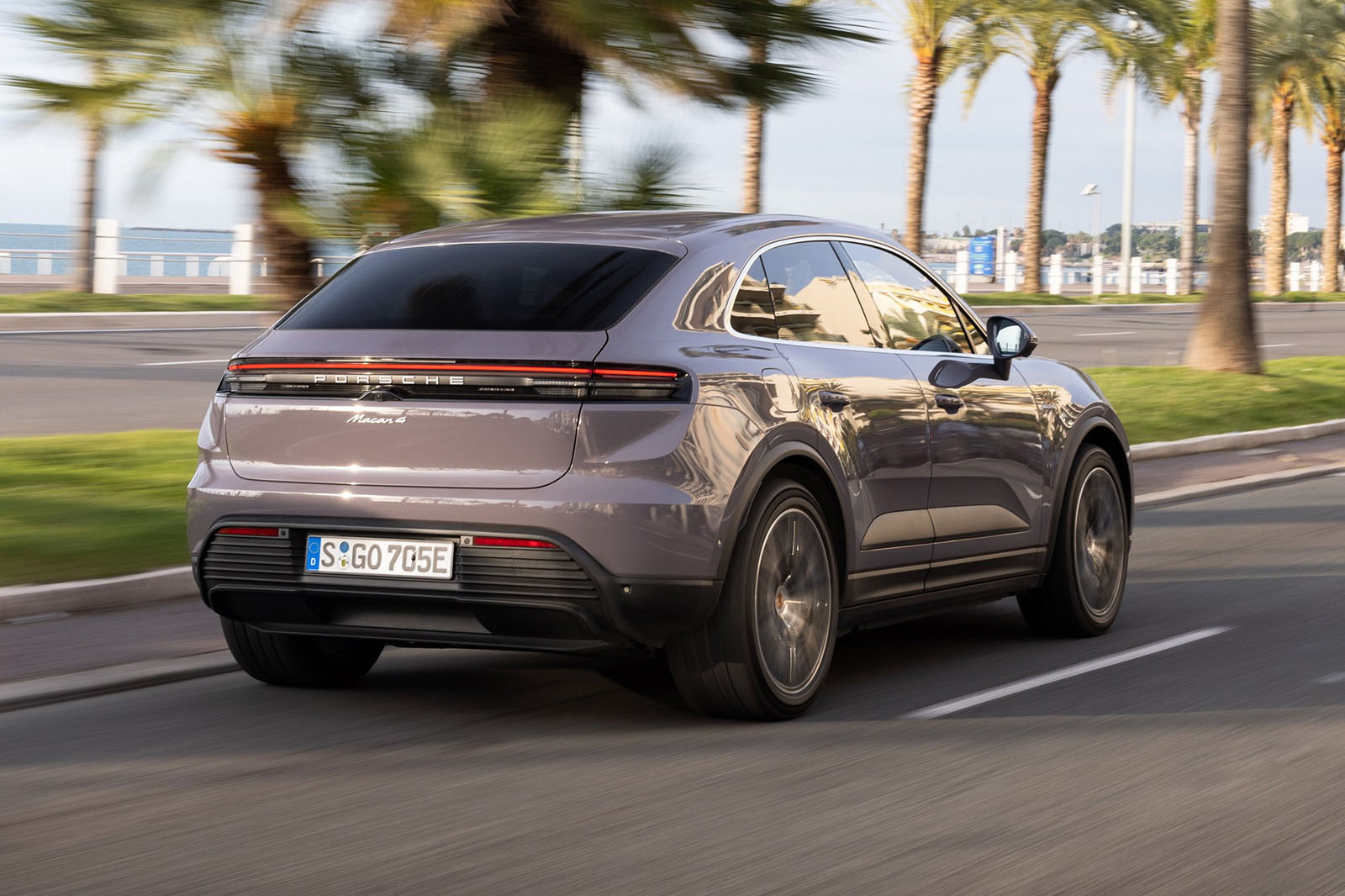 porsche macan 4 electric review 2024 02 rear tracking