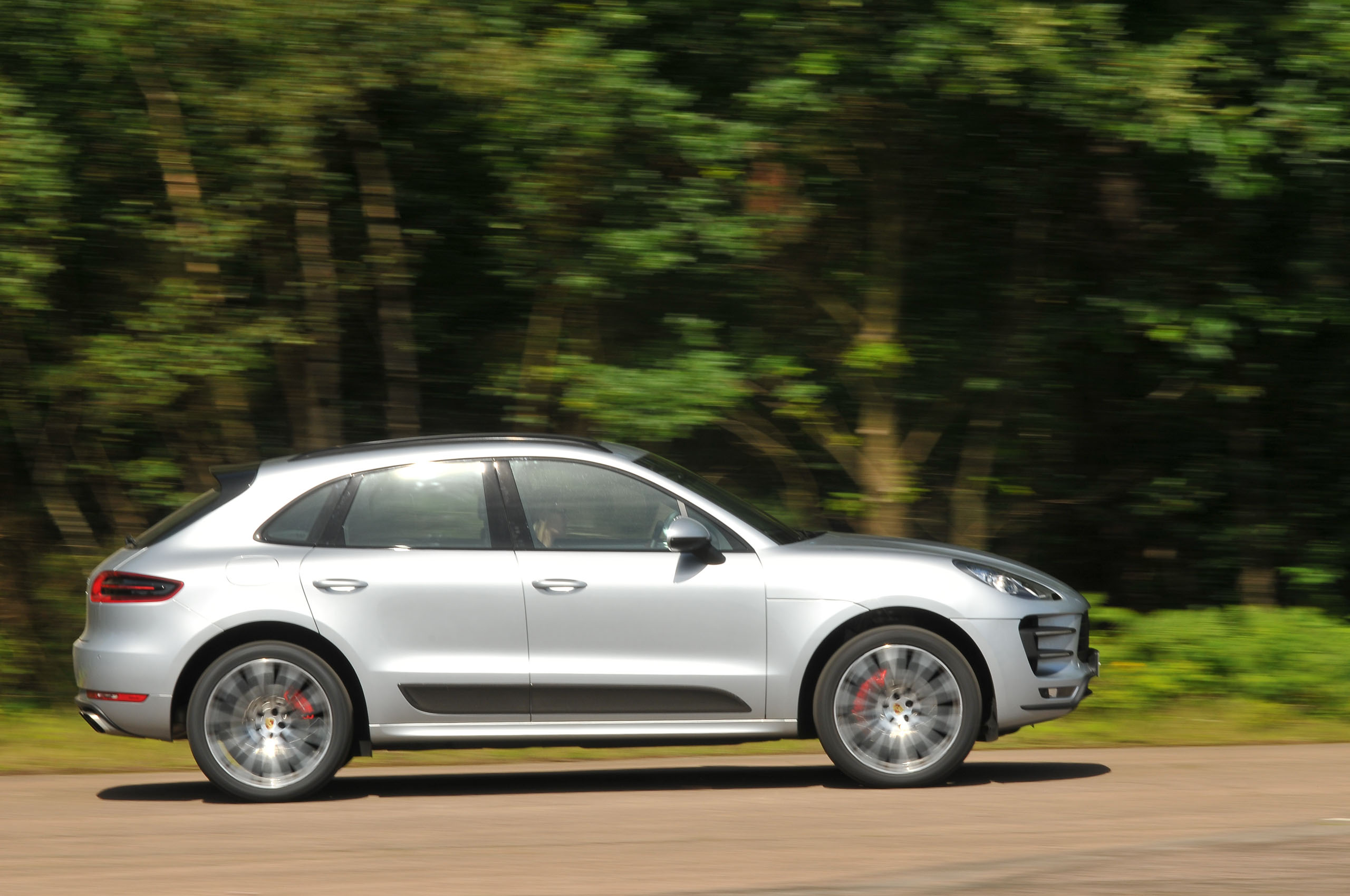 Porsche Macan side profile