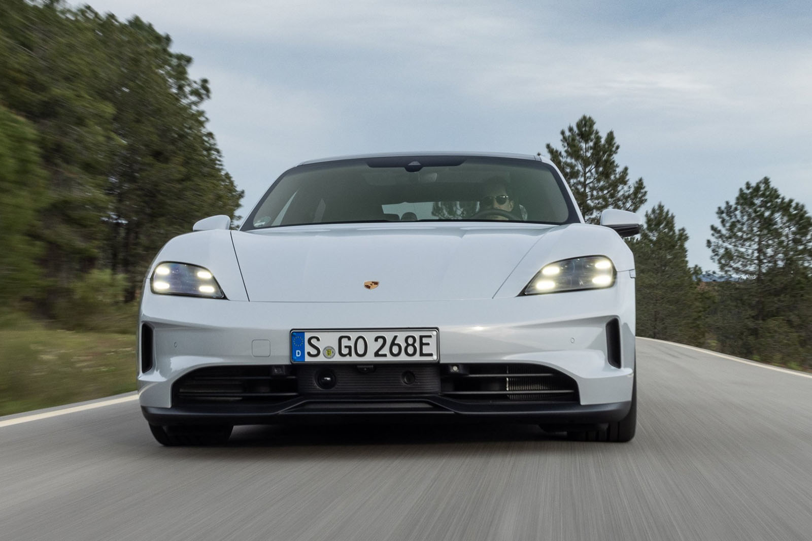 porsche taycan 4s review 2024 13 head on tracking