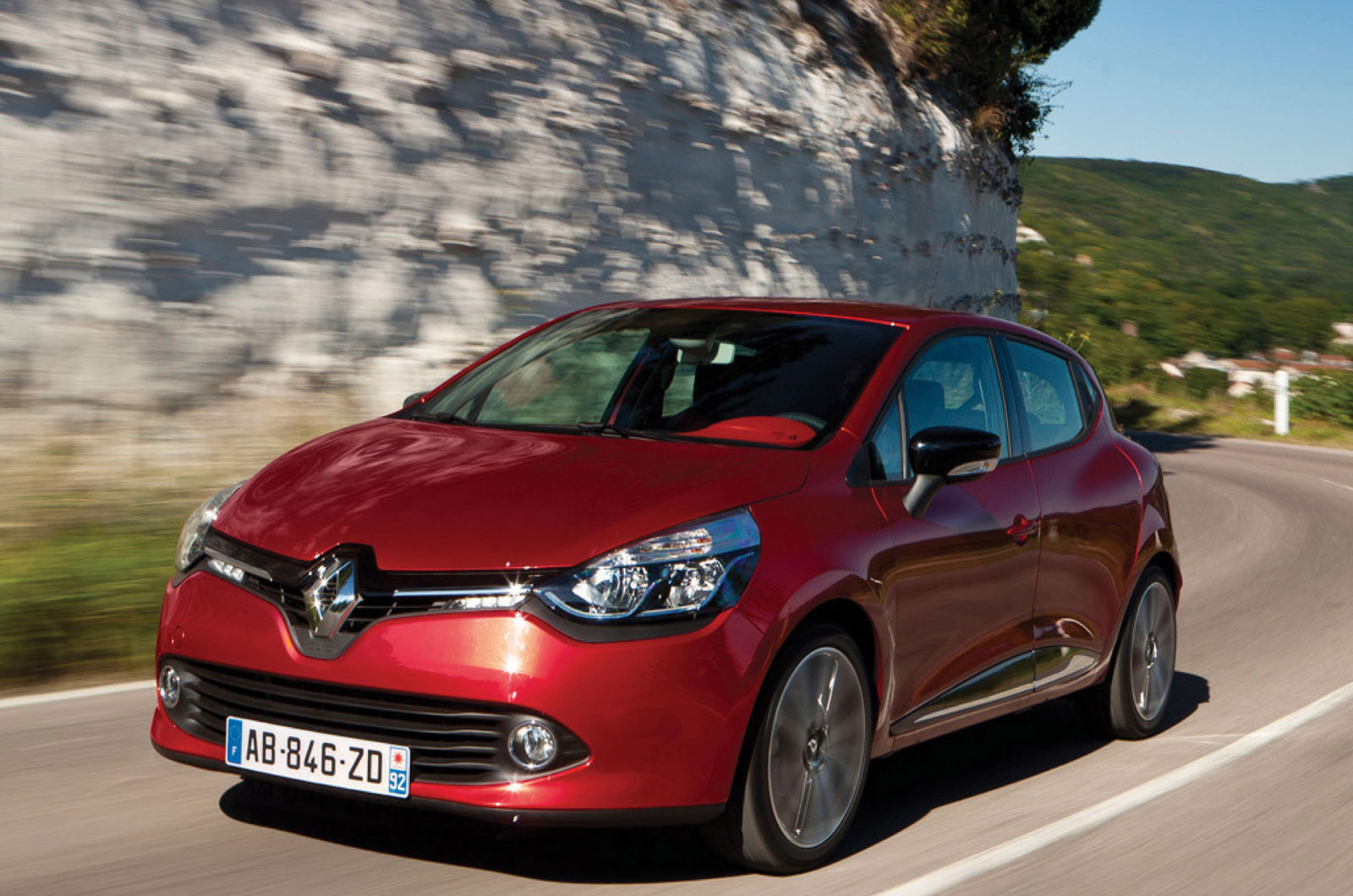 2013 Renault Clio 4: price and specification confirmed