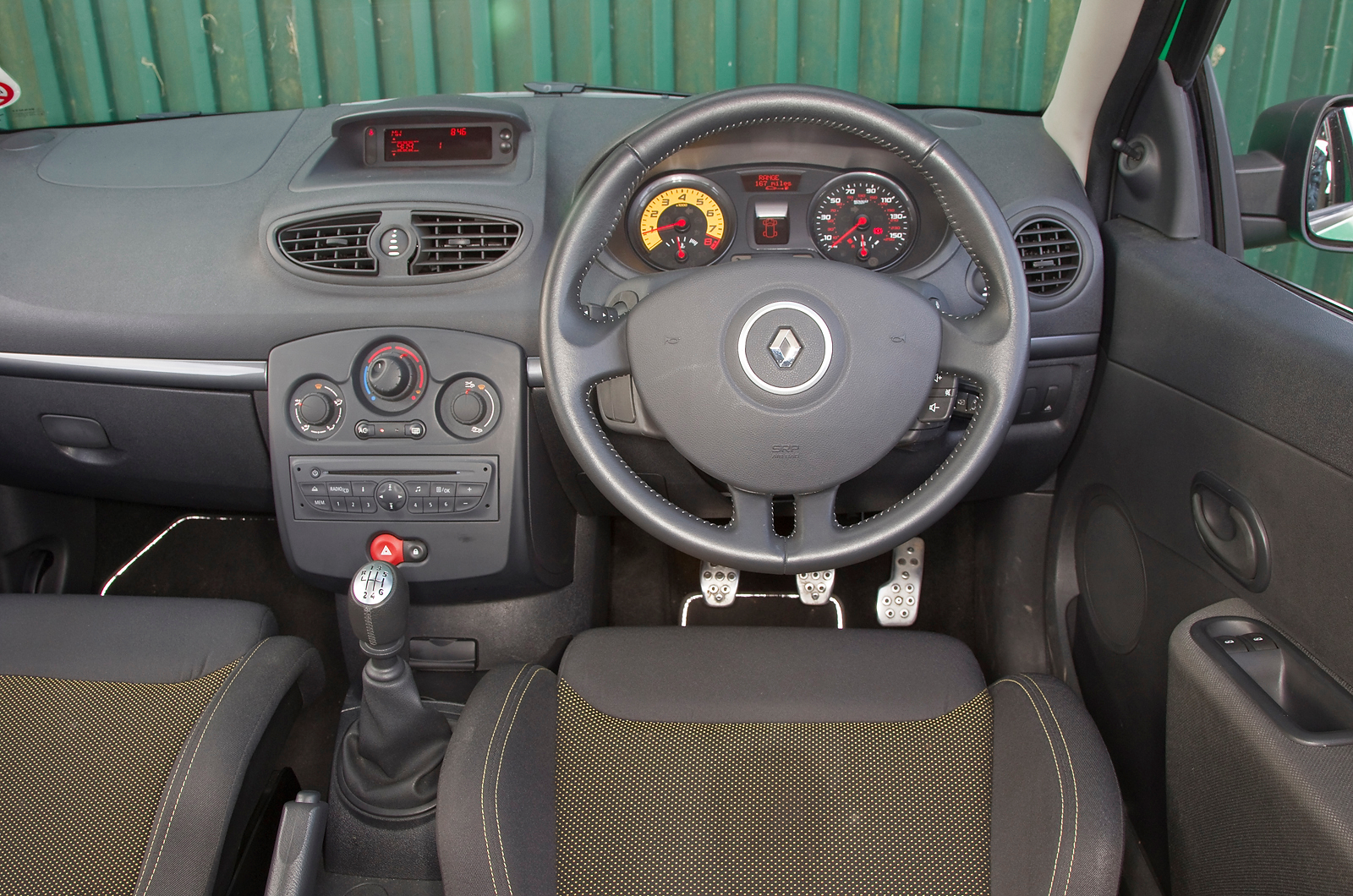 Renault Clio RS dashboard