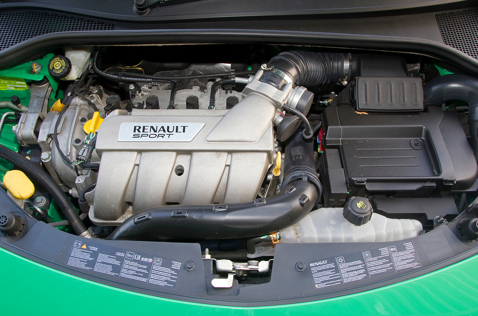 2.0-litre Renault Clio RS engine