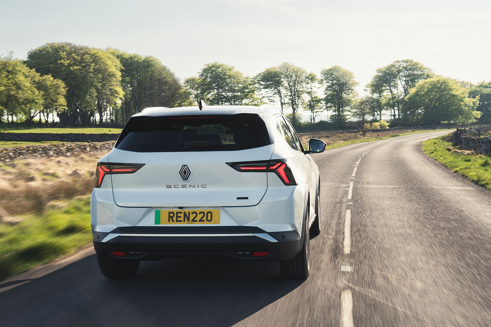 renault scenic e tech review 2024 18 rear tracking