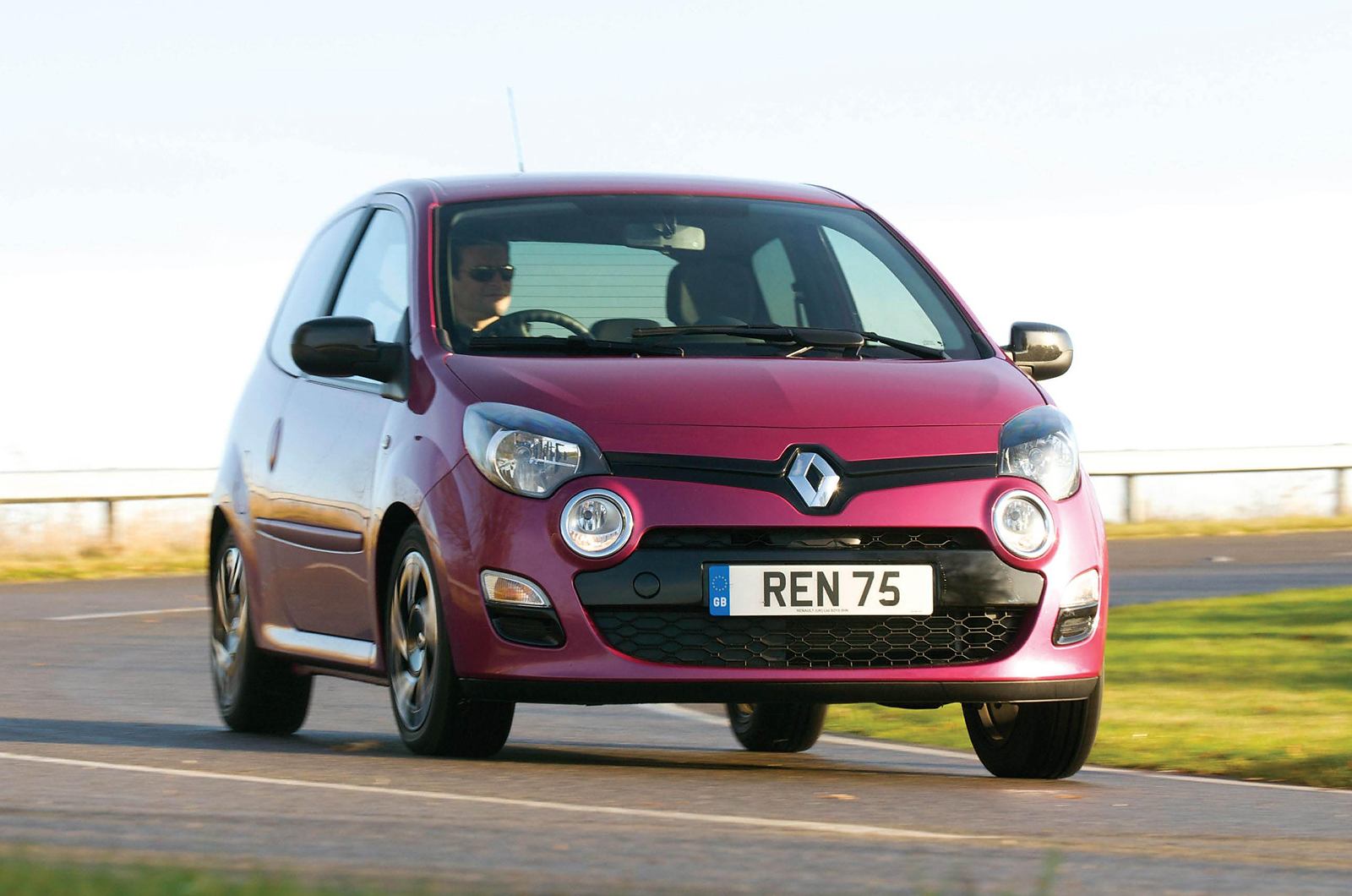 Renault Twingo 1 Interior - Car Body Design