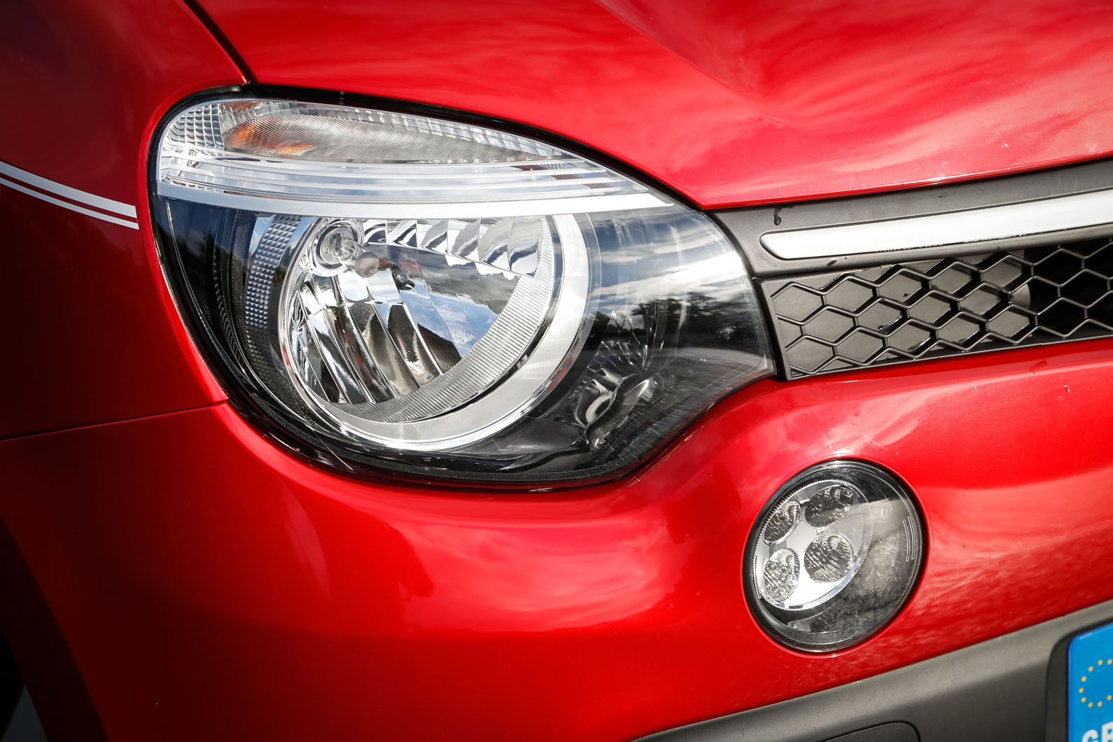 Renault Twingo headlight