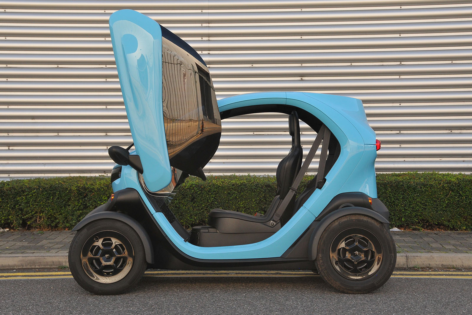 Renault Twizy doors open