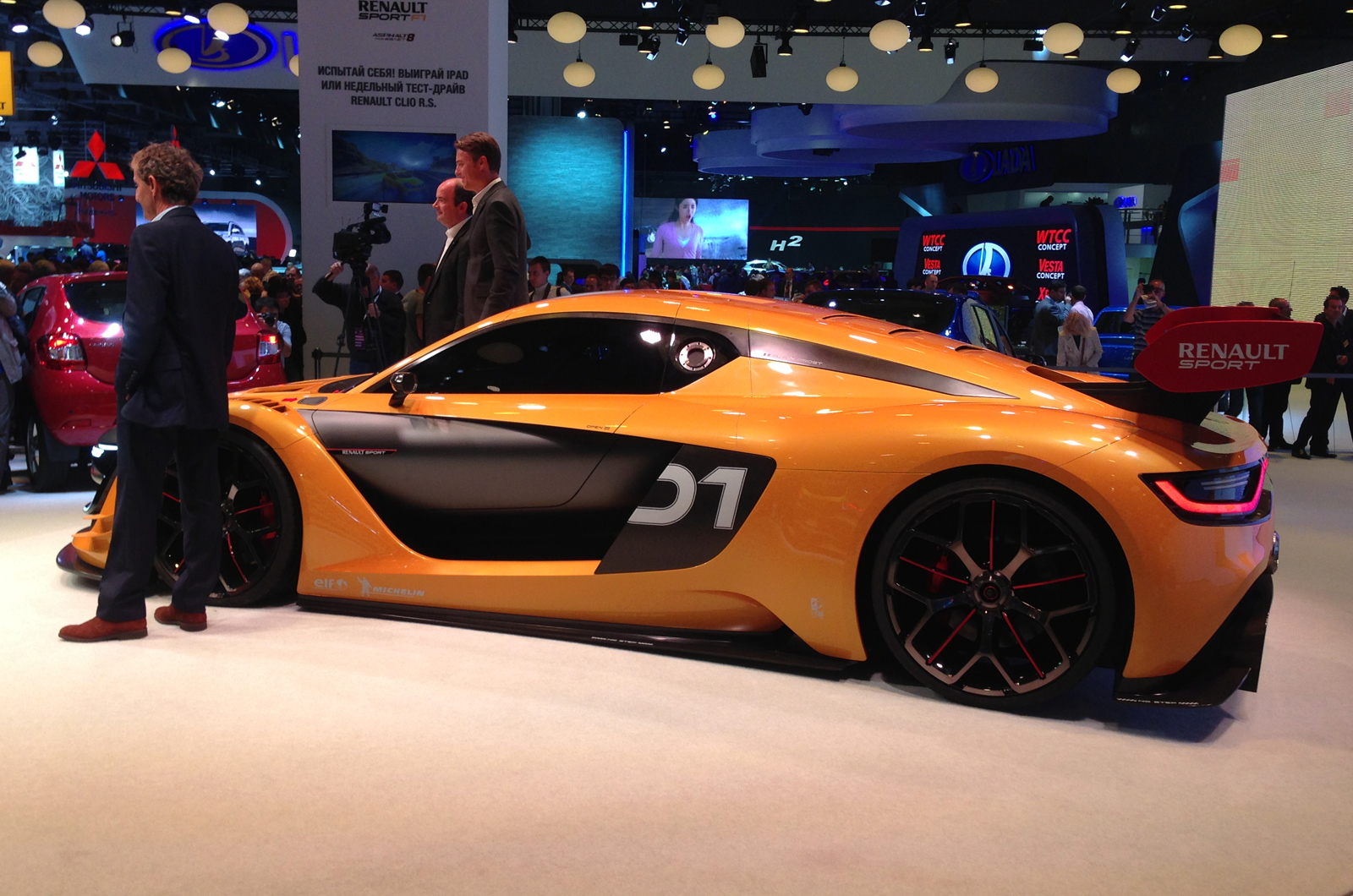 Renault reveals new 493bhp racing car Renault reveals new 493bhp racing car