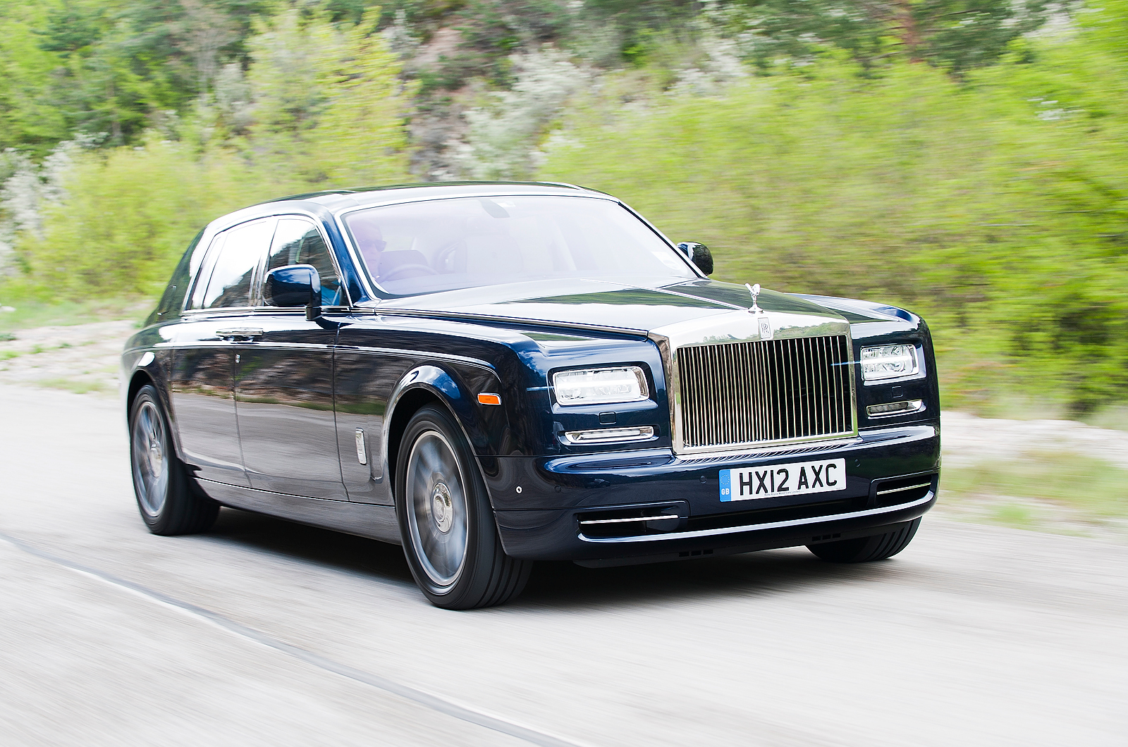 Rolls-Royce Phantom front quarter