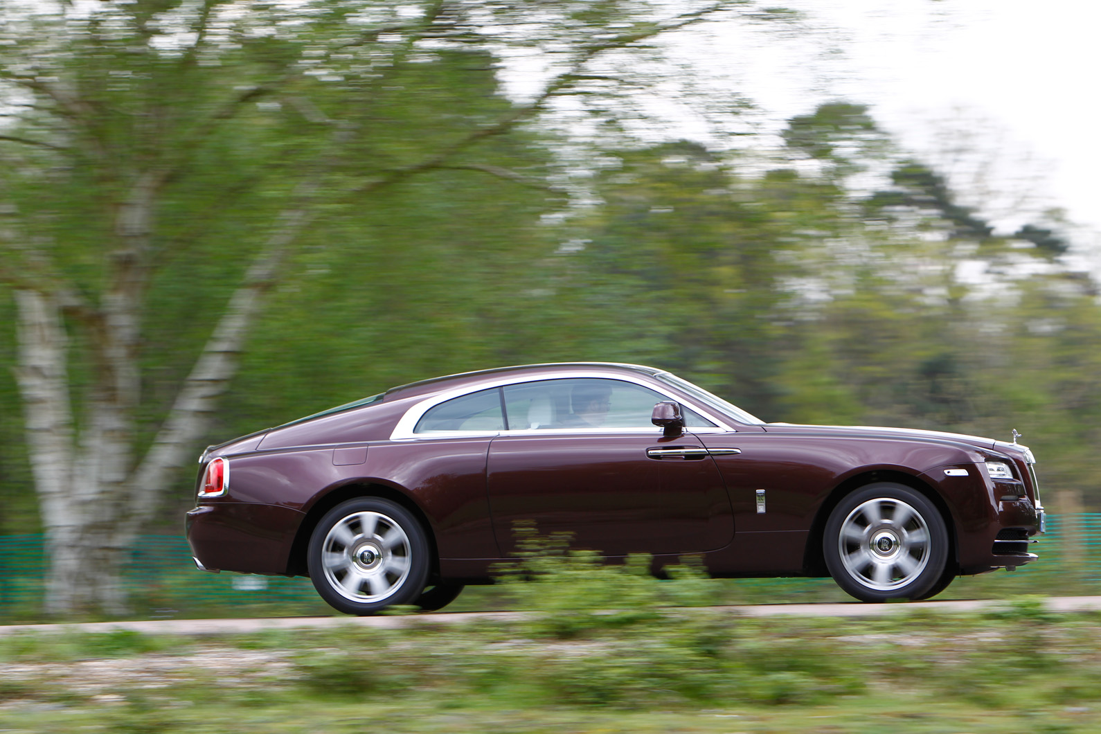Rolls-Royce Wraith side profile