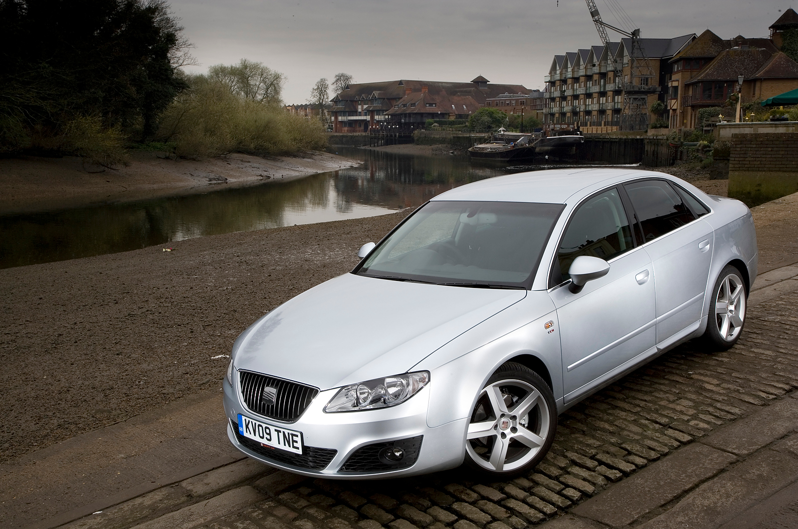 3.5 star Seat Exeo