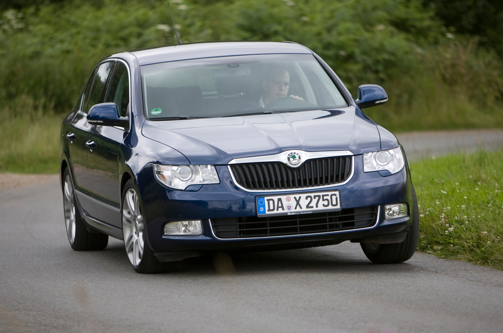 Skoda Superb cornering