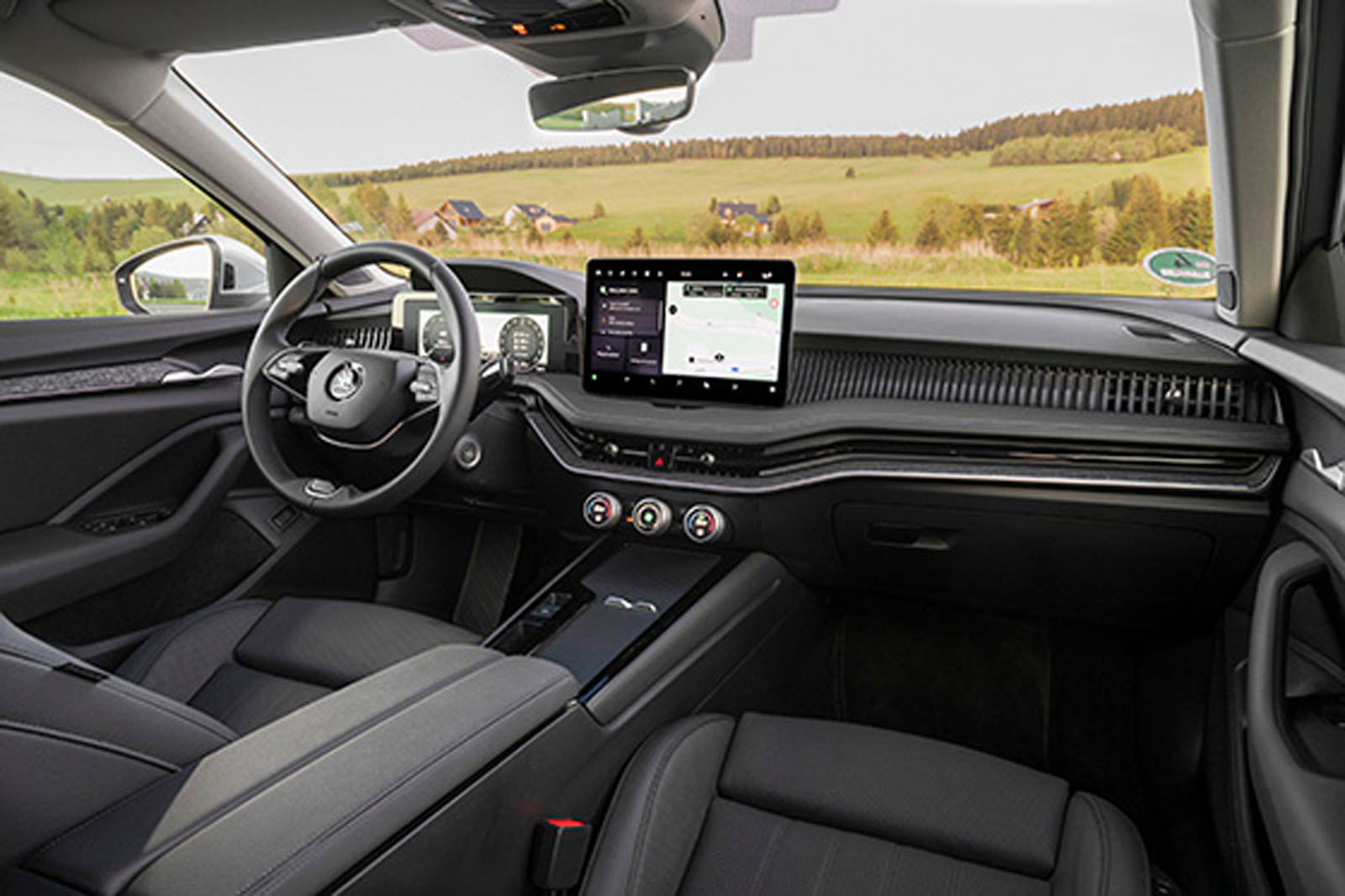 skoda superb hatch review 2024 04 dash