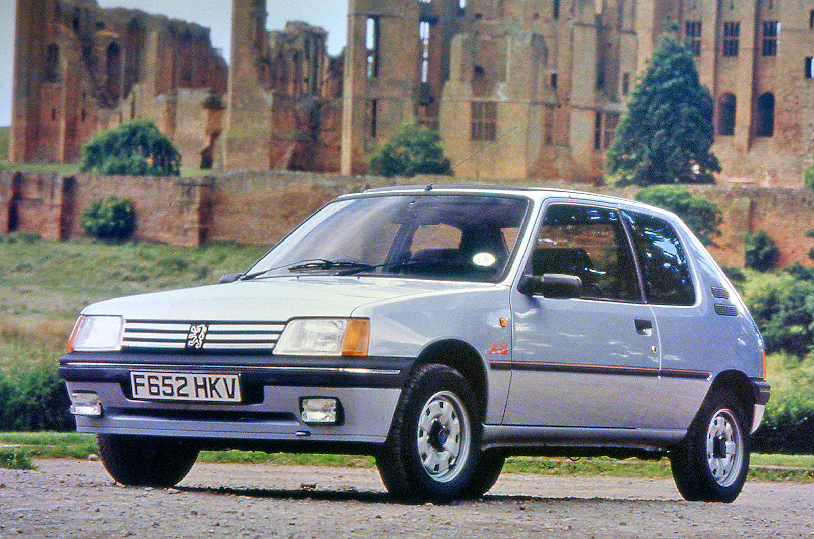 00-intro-p205.jpg | Autocar