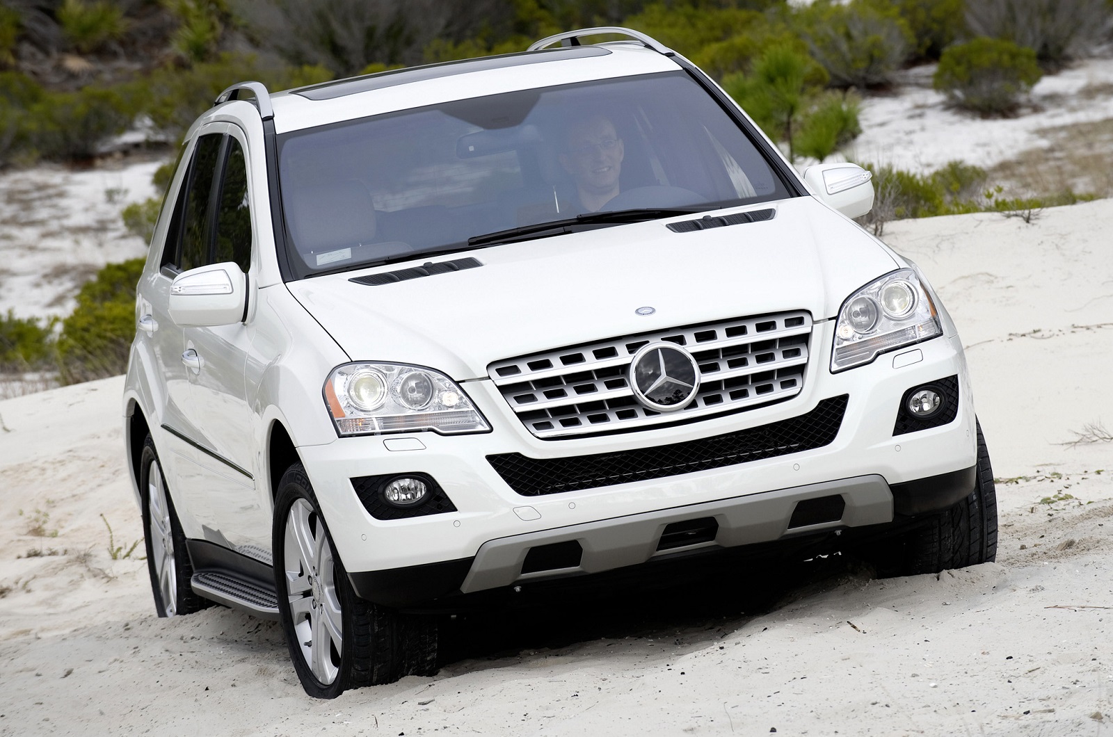 20 Years Of The Mercedes M Class Its First Mainstream Suv Autocar