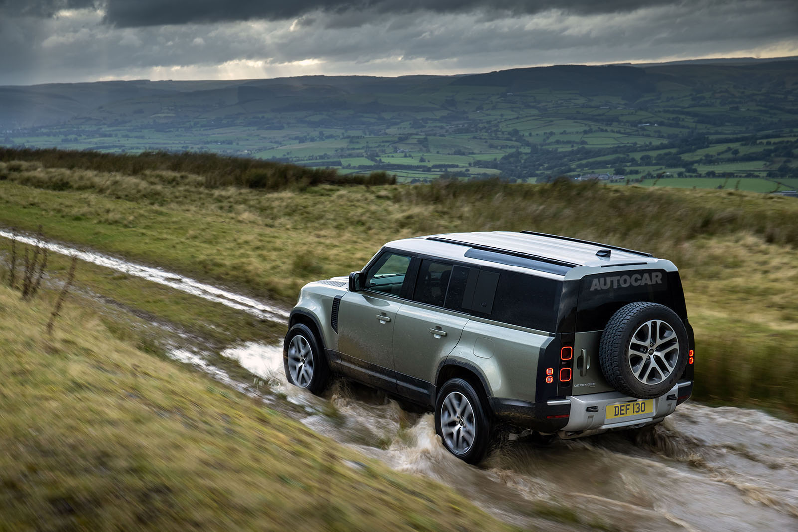 lr_defender_130_v2_bsy.jpg | Autocar