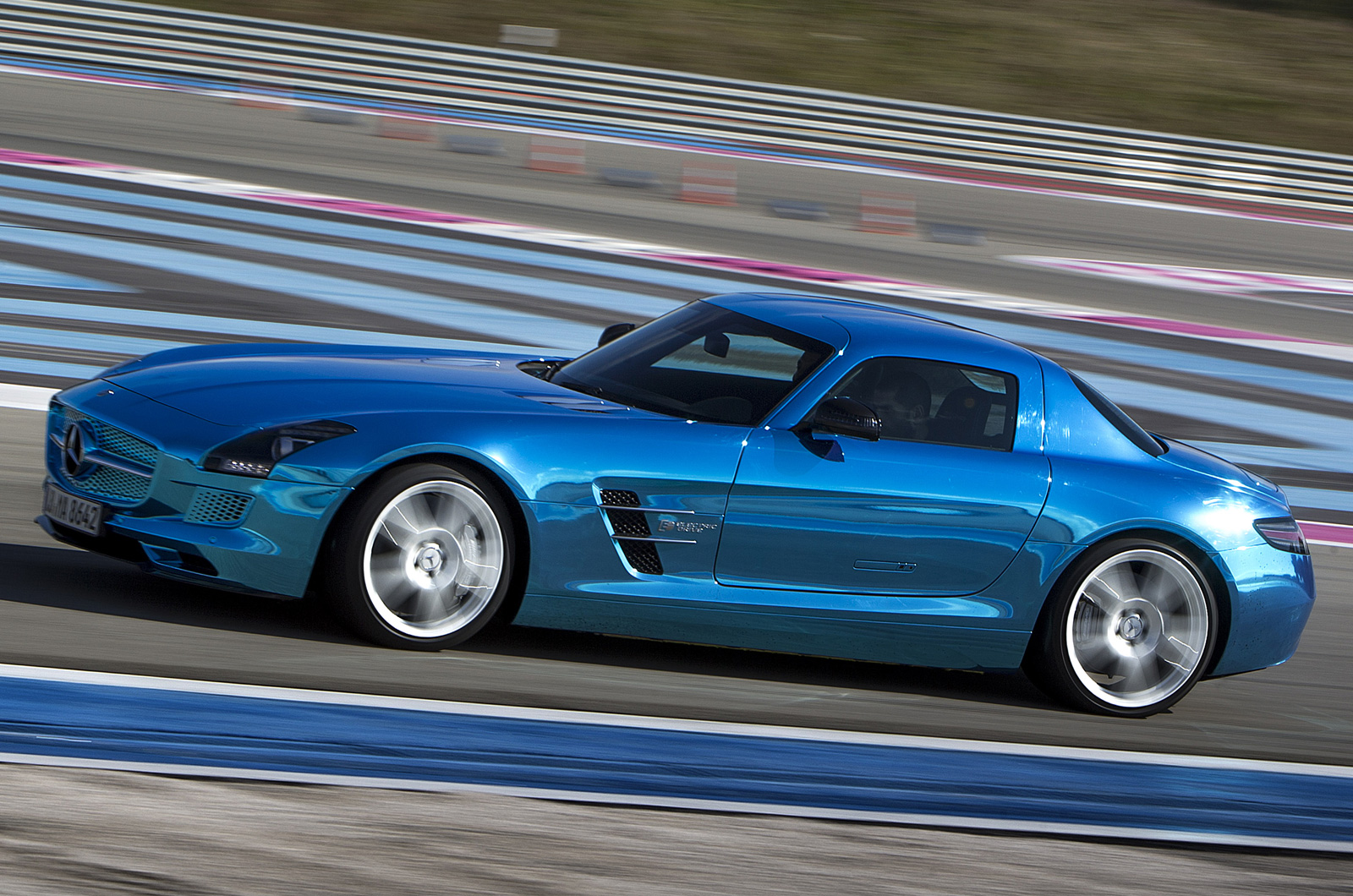 Mercedes-AMG SLS Electric Drive side profile