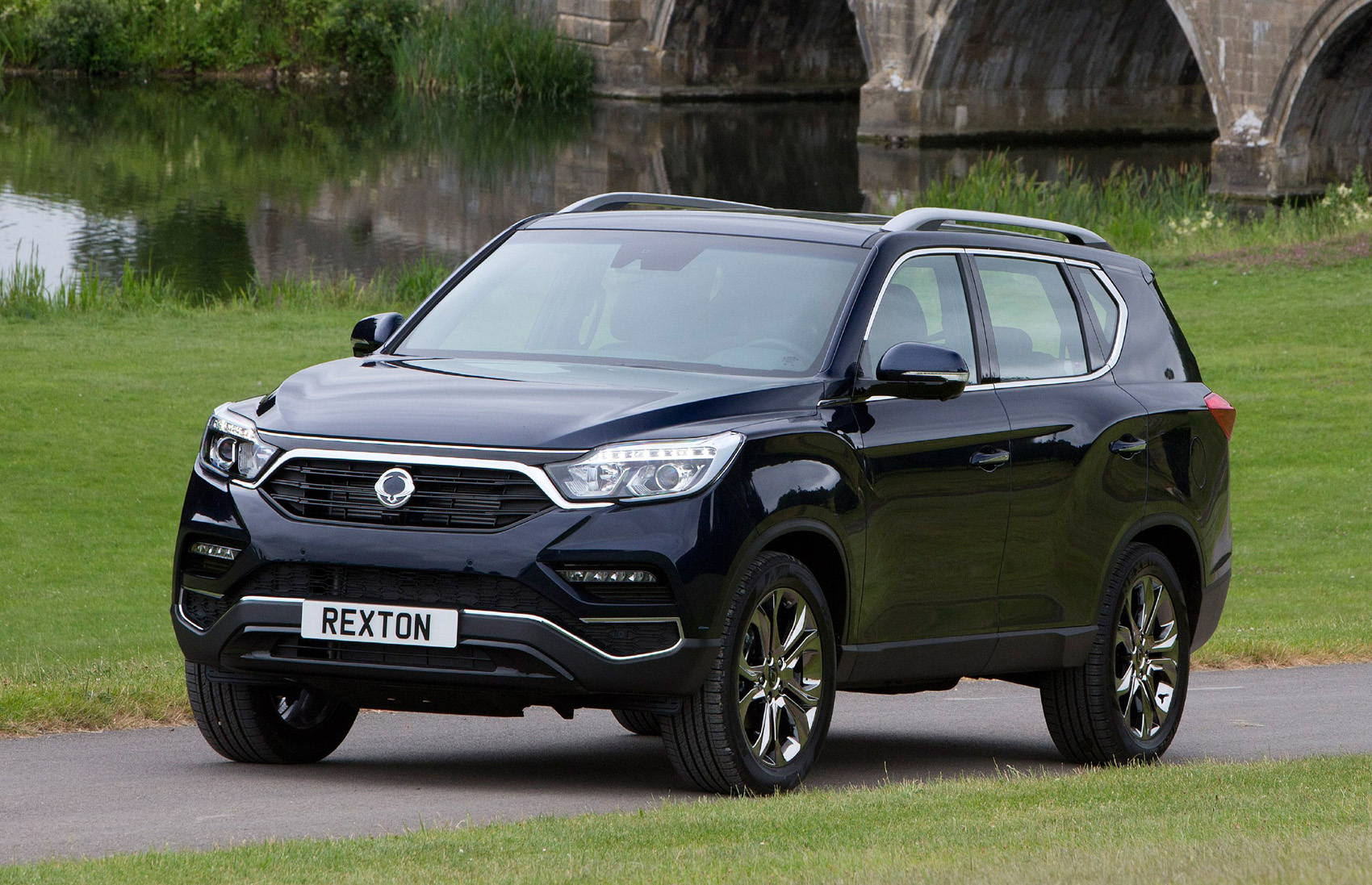 Ssangyong rexton цвета