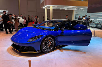Denza Z concept Shanghai motor show front left quarter
