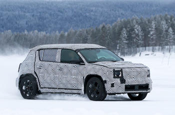 Renault 4 prototype testing on snow 3